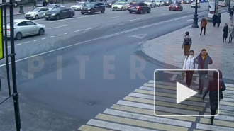 Появилось видео столкновения "Киа Рио" c троллейбусом на Невском