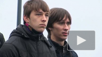 Яблоки и  суп  с  макаронами.  Кронштадтских призывников посвятили во  флотскую жизнь