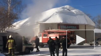 Очевидцы сняли горящую инкассаторскую машину в городе Ревда Свердловской области