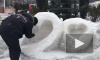 Видео из Красноярска: коммунальщики красят снег белой краской