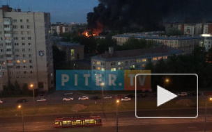 Видео: на Васильевском острове горел жилой дом