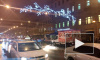Видео: на Литейном проспекте новогоднее украшение остановило движение троллейбусов
