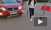 В Петербурге автоледи с битой отстаивала право ездить по тротуару