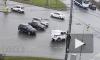 Видео: на проспекте Большевиков автомобиль влетел в машину полиции