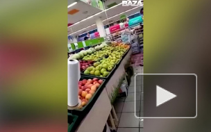 Видео: уволенный грузчик разгромил продуктовый магазин