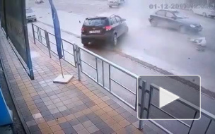 Появилось видео смертельного ДТП в Краснодаре, где водителя иномарки выбросило через стекло