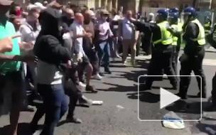 В Лондоне начались столкновения протестующих с полицией