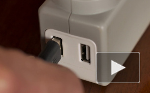 Эксперты рассказали, можно ли оставлять в розетке зарядное устройство