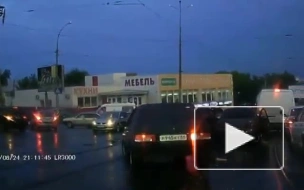 В Саратове китайский грузовик протаранил более 30 автомобилей