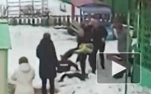 В Кирове 2-летний ребенок провалился в глубокую яму во время прогулки в детском саду