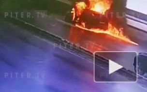 На Свердловской набережной загорелся Ford Focus