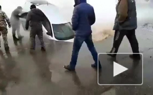 В Петропавловске водитель легкового автомобиля провалился в яму с кипятком