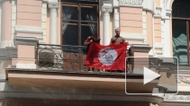Питерские нацболы штурмовали ФМС, протестуя против мигрантов