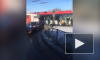 Два трамвая зажали иномарку на Петергофском шоссе