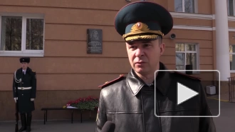 Погибшему на "Невской мануфактуре" сотруднику МЧС посвятили мемориальную доску