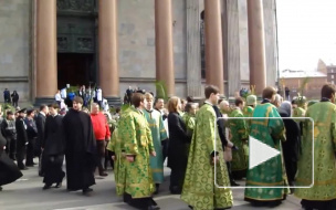  В Вербное воскресенье на Исаакиевской площади состоялся детский крестный ход