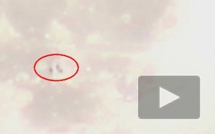 Видео из космоса: Телескоп зафиксировал 5 летающих неопознанных объекта на фоне Луны