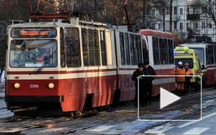 В Калининском районе Петербурга столкнулись трамваи. Пострадали пятеро