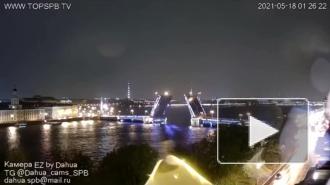 Видео: ночью в Петербурге молния ударила в телебашню