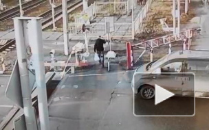 Момент того, как "Сапсан" сбил человека у "Славянки" попал на видео 