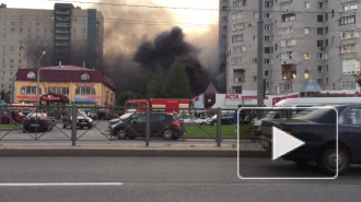 Видео: На Комендантском проспекте горел бизнес-центр