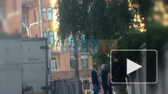 Видео: Фурсенко и Семак пожали друг другу руки после подписания контракта