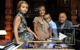 Мария Кончаловская в коме, а ее отца "клюют" за скандальную статью "Куда катится Россия"