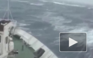 Паром в Южной Корее, последние новости: внутри могут быть живые люди - корпус стали накачивать воздухом