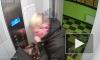 Видео: Нежности российской пары в лифте переросли в жестокую драку