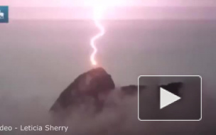 Молния повредила статую Христа в Рио-де-Жанейро