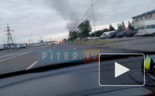 Видео: на Софийской утром горели бытовки