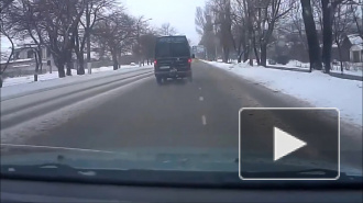 Выехал на красный - карма настигла.