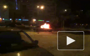 Появилось видео, как в Петербурге полыхала BMW