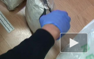 Веселый наркоторговец гулял по Коллонтай с 2 кг амфетамина в руках