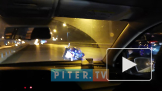 На Выборгском шоссе у "Китай Города" перевернулся мотоциклист