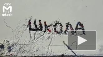 В Казани дети выложили своими телами на снегу слово "школа"