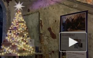 Доброелка и ель на потолке: Анненкирхе украсили к Новому году
