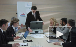 Охрана российского министерства заказала на служебные машины наклейки "Обама чмо"