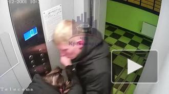 Видео: Нежности российской пары в лифте переросли в жестокую драку