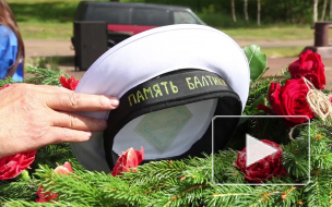 Участники мемориального похода почтили память героев сражения за остров Игривый