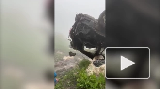 В Дагестане в ущелье упал автомобиль с туристами