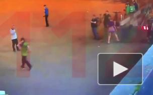 Москвичка у входа в метро зарезала сожителя и его приятеля