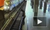 Пассажир московского метро попытался срезать путь через кабину машиниста