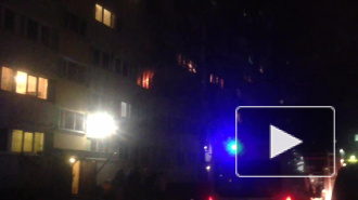 Появилось видео пожара на улице Есенина в Петербурге