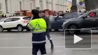 Удар в сотрудника ДПС во время протестов в Петербурге обернулся уголовным делом