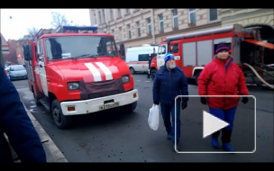 В Петербурге горит жилой дом на Чкаловском проспекте