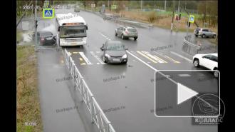 Момент жесткой аварии с автобусом в Красном Селе попал на видео