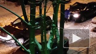 На проспекте Просвещения подростки на Renault Duster застряли в бетоне, а затем протаранили чужое авто