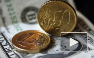 Курс доллара и евро прибавили более чем 1,5 рубля. Российские банки ждет крах - СМИ