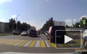 Видео: девушка подлетела на несколько метров в результате ДТП в Казани 